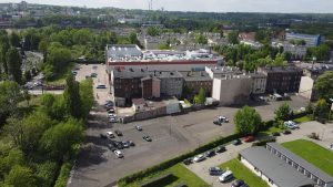 widok parkingu z lotu ptaka